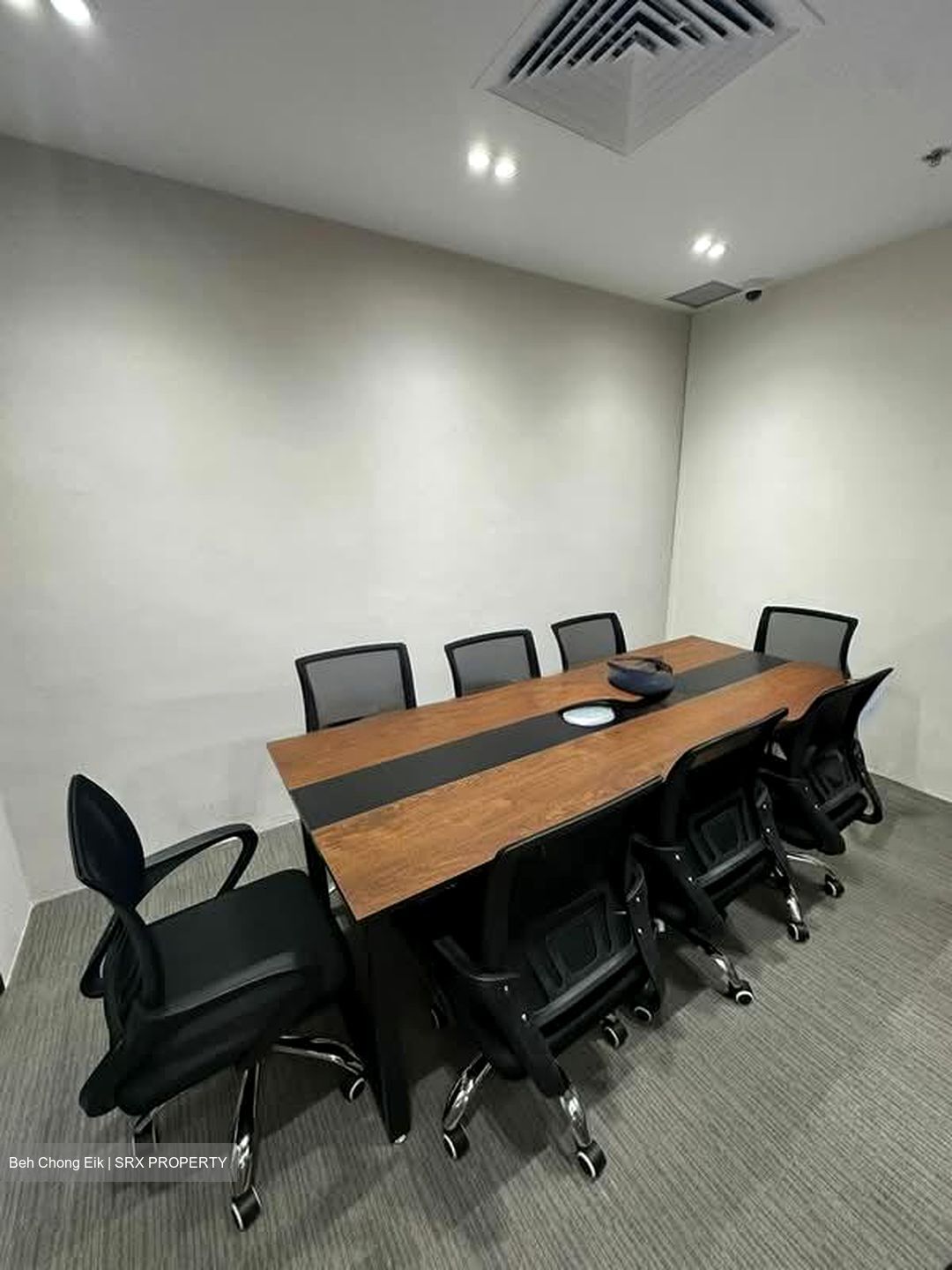 International Plaza (D2), Office #591805551